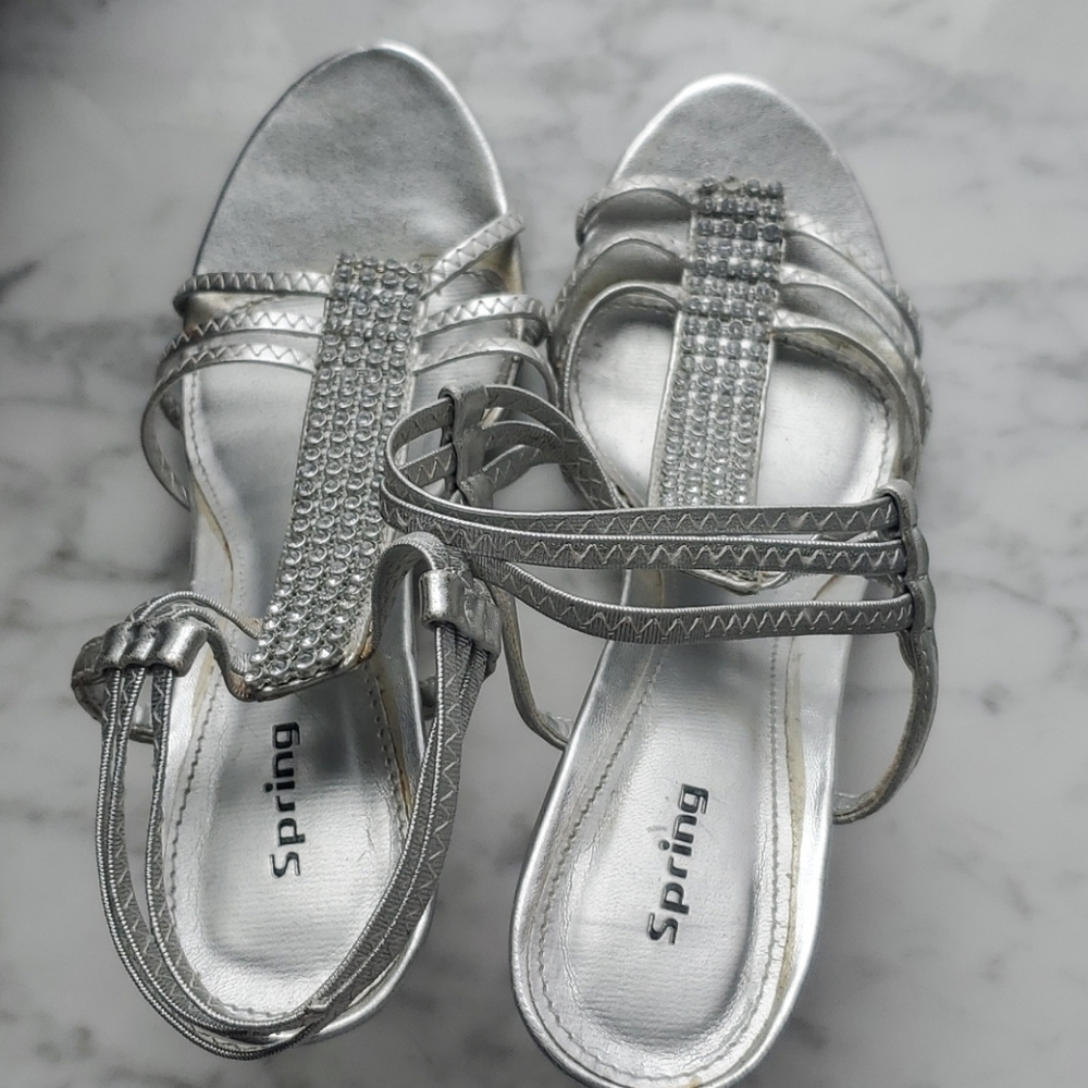Spring strappy saddals with 3 inch heel, size 7